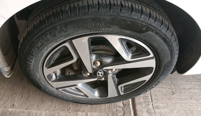 2022 Hyundai AURA SX 1.2 CNG, CNG, Manual, 20,950 km, tyre