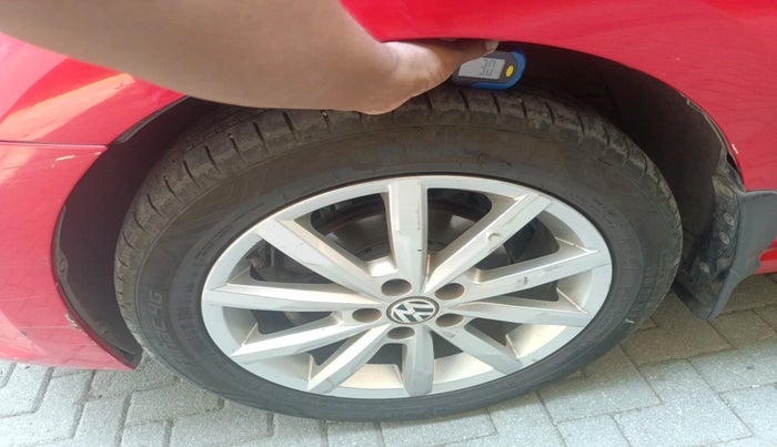 2018 Volkswagen Polo HIGHLINE PLUS 1.0 16 ALLOY, Petrol, Manual, 1,06,356 km, tyre