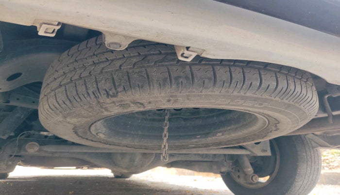 2022 Toyota Innova Crysta 2.4 VX 8 STR, Diesel, Manual, 50,310 km, tyre