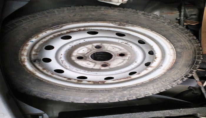 2011 Maruti Wagon R 1.0 LXI, Petrol, Manual, 32,299 km, tyre