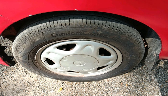 2010 Chevrolet Beat LS PETROL, Petrol, Manual, 1,36,470 km, tyre