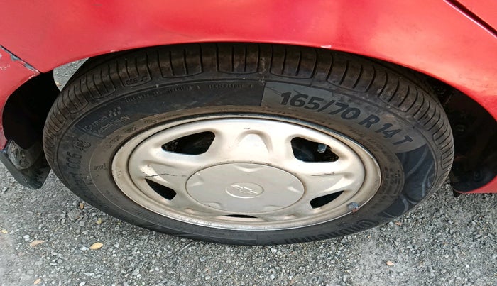 2010 Chevrolet Beat LS PETROL, Petrol, Manual, 1,36,470 km, tyre