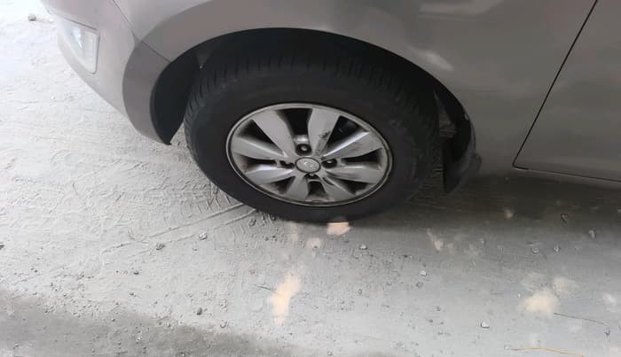 2013 Hyundai i10 SPORTZ 1.2, Petrol, Manual, 1,18,071 km, tyre