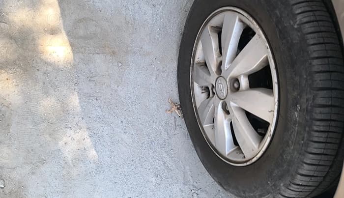 2013 Hyundai i10 SPORTZ 1.2, Petrol, Manual, 1,18,071 km, tyre