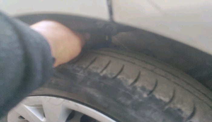 2015 Hyundai Grand i10 SPORTZ 1.2 KAPPA VTVT, Petrol, Manual, 65,727 km, tyre