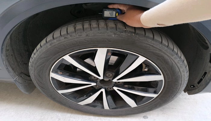 2021 Volkswagen T-ROC 1.5 TSI AT, Petrol, Automatic, 74,073 km, tyre