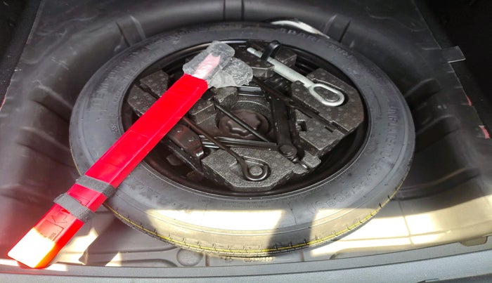 2021 MG ZS EV EXCLUSIVE, Electric, Automatic, 48,185 km, tyre