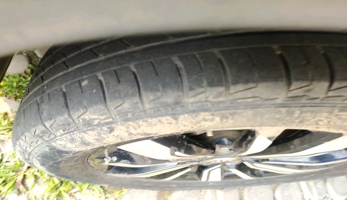 2020 MG HECTOR PLUS SHARP 2.0 DIESEL TURBO MT 6-STR, Diesel, Manual, 1,32,252 km, tyre