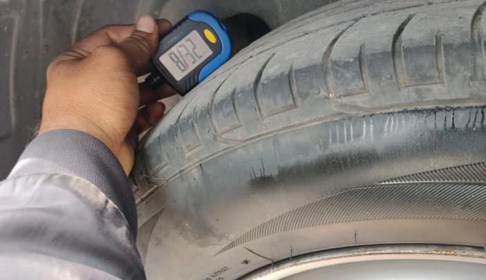 2022 Mahindra XUV300 W4 1.2 PETROL, Petrol, Manual, 28,051 km, tyre