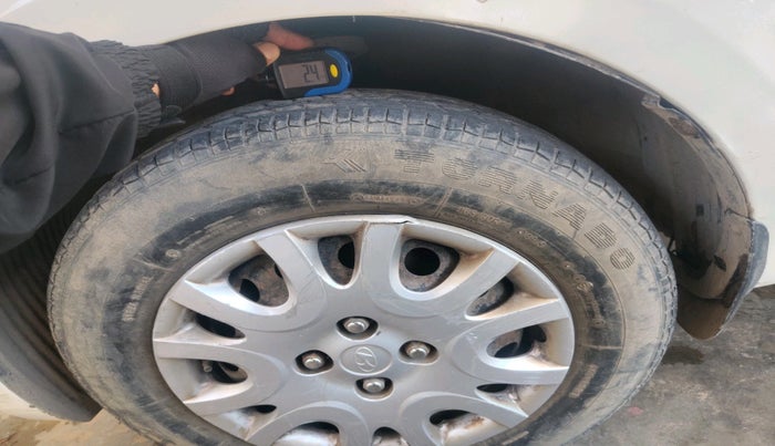 2011 Hyundai i20 MAGNA 1.2, CNG, Manual, 7,90,000 km, tyre