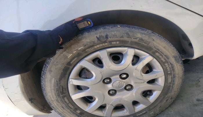 2011 Hyundai i20 MAGNA 1.2, CNG, Manual, 7,90,000 km, tyre