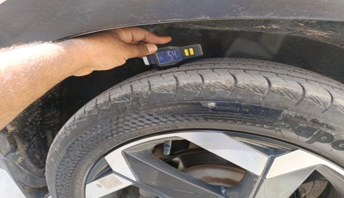 2021 Hyundai ALCAZAR PLATINUM(O) 6STR 1.5 AT, Diesel, Automatic, 99,350 km, tyre