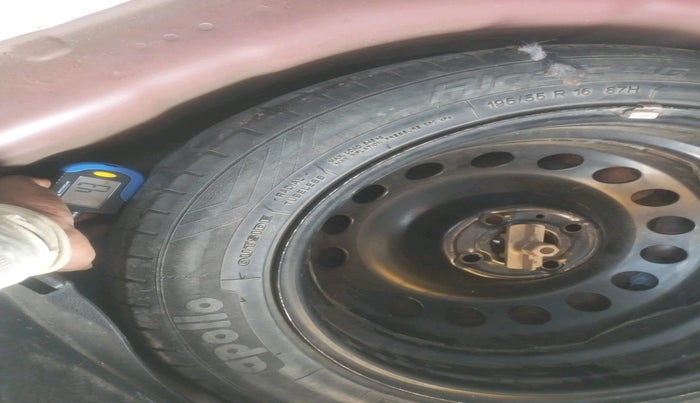 2016 Hyundai Elite i20 ASTA 1.2, Petrol, Manual, 1,34,722 km, tyre