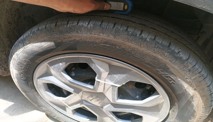 2023 Maruti BREZZA VXI S-CNG, CNG, Manual, 23,719 km, tyre