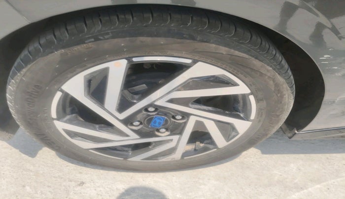 2024 Hyundai NEW I20 ASTA (O) 1.2 IVT, Petrol, Automatic, 26,565 km, tyre