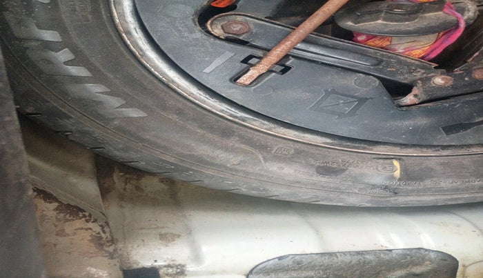 2017 Mahindra KUV 100 NXT K8 D 6 STR, Diesel, Manual, 2,20,713 km, tyre