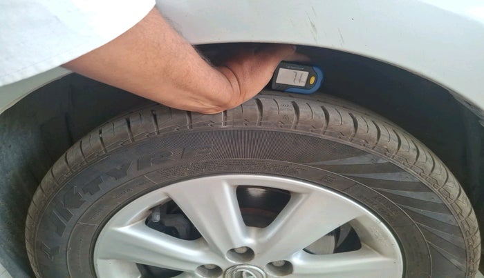 2014 Toyota Corolla Altis G PETROL, Petrol, Manual, 90,907 km, tyre