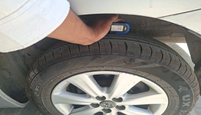 2014 Toyota Corolla Altis G PETROL, Petrol, Manual, 90,907 km, tyre