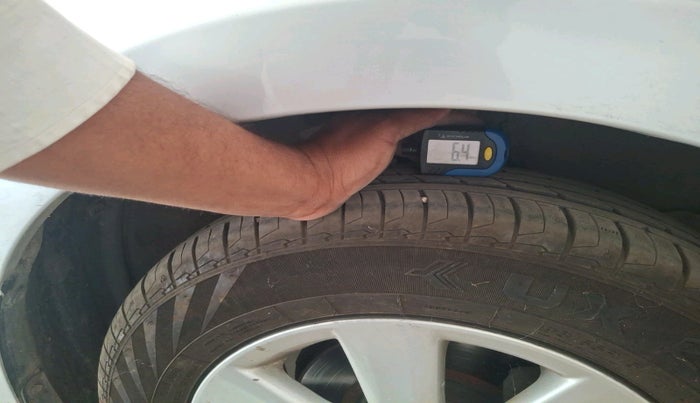 2014 Toyota Corolla Altis G PETROL, Petrol, Manual, 90,907 km, tyre