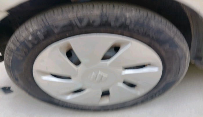 2016 Maruti Celerio VXI CNG, CNG, Manual, 2,48,587 km, tyre