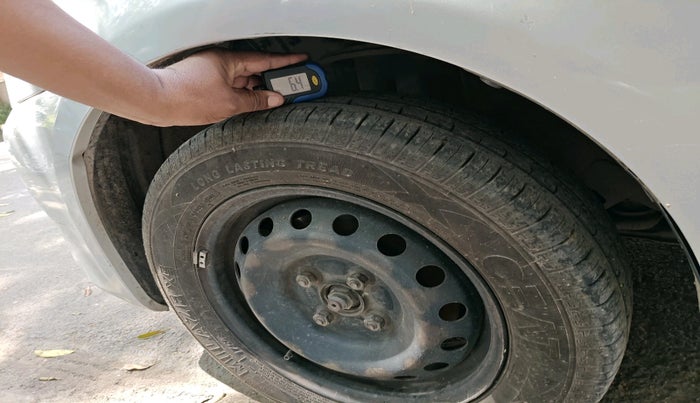 2012 Toyota Etios G, CNG, Manual, 1,97,914 km, tyre