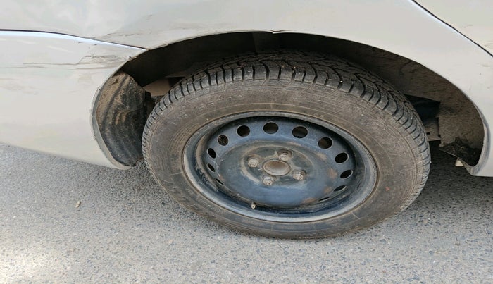 2012 Toyota Etios G, CNG, Manual, 1,97,914 km, tyre