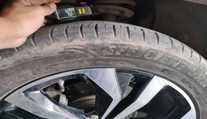 2023 MG HECTOR PLUS SAVVY PRO 1.5 TURBO CVT 7 STR, Petrol, Automatic, 44,084 km, tyre