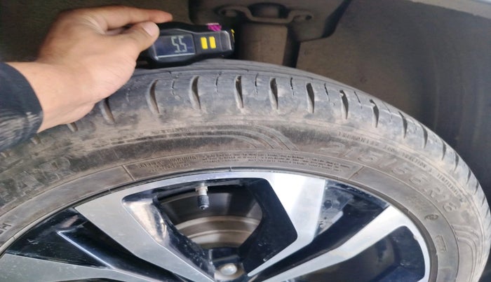 2023 MG HECTOR PLUS SAVVY PRO 1.5 TURBO CVT 7 STR, Petrol, Automatic, 44,084 km, tyre