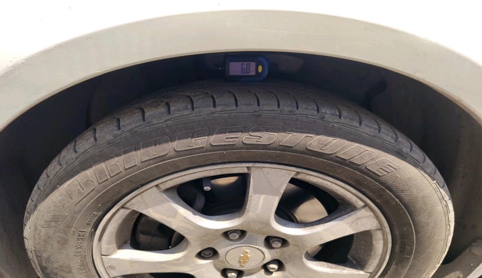 2011 Chevrolet Cruze LT, Diesel, Manual, 1,35,002 km, tyre