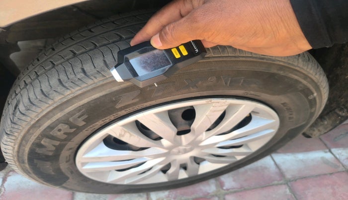 2018 Maruti Dzire VDI, Diesel, Manual, 1,02,472 km, tyre