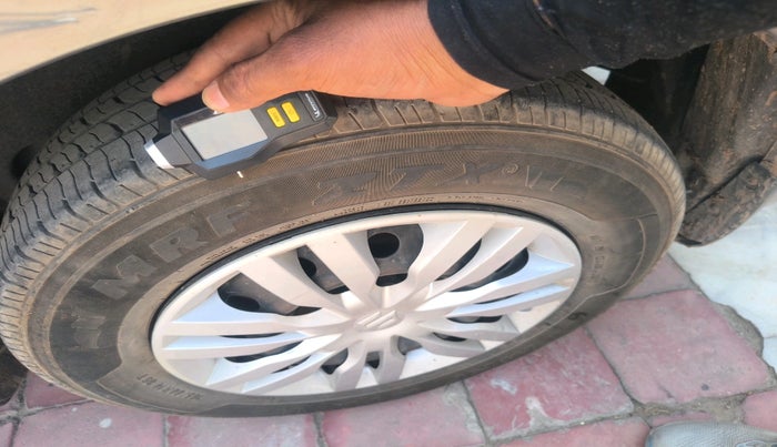 2018 Maruti Dzire VDI, Diesel, Manual, 1,02,472 km, tyre