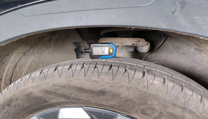 2023 Hyundai VENUE S 1.2, Petrol, Manual, 29,190 km, tyre