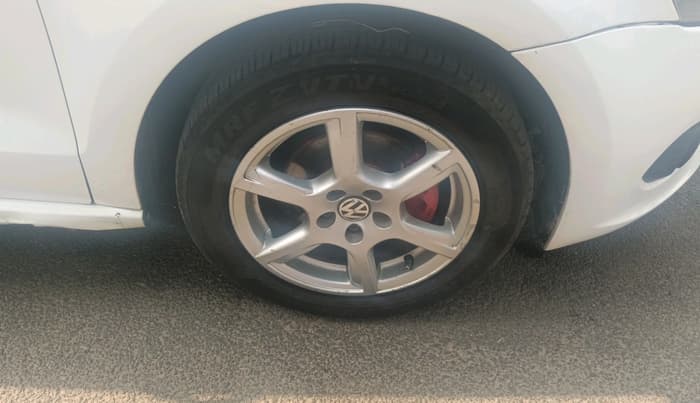 2014 Volkswagen Vento HIGHLINE DIESEL 1.6, Diesel, Manual, 76,861 km, tyre