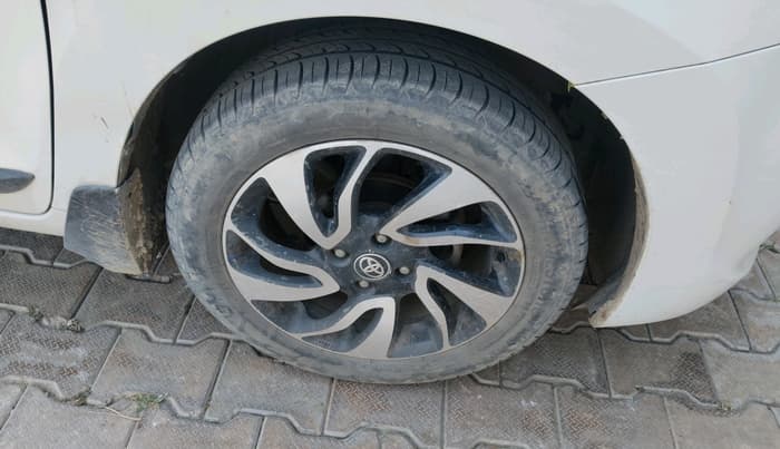 2020 Toyota Glanza G ISG, Petrol, Manual, 90,580 km, tyre