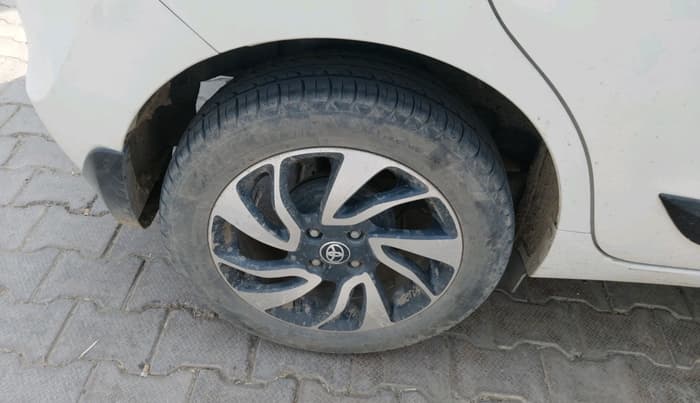 2020 Toyota Glanza G ISG, Petrol, Manual, 90,580 km, tyre