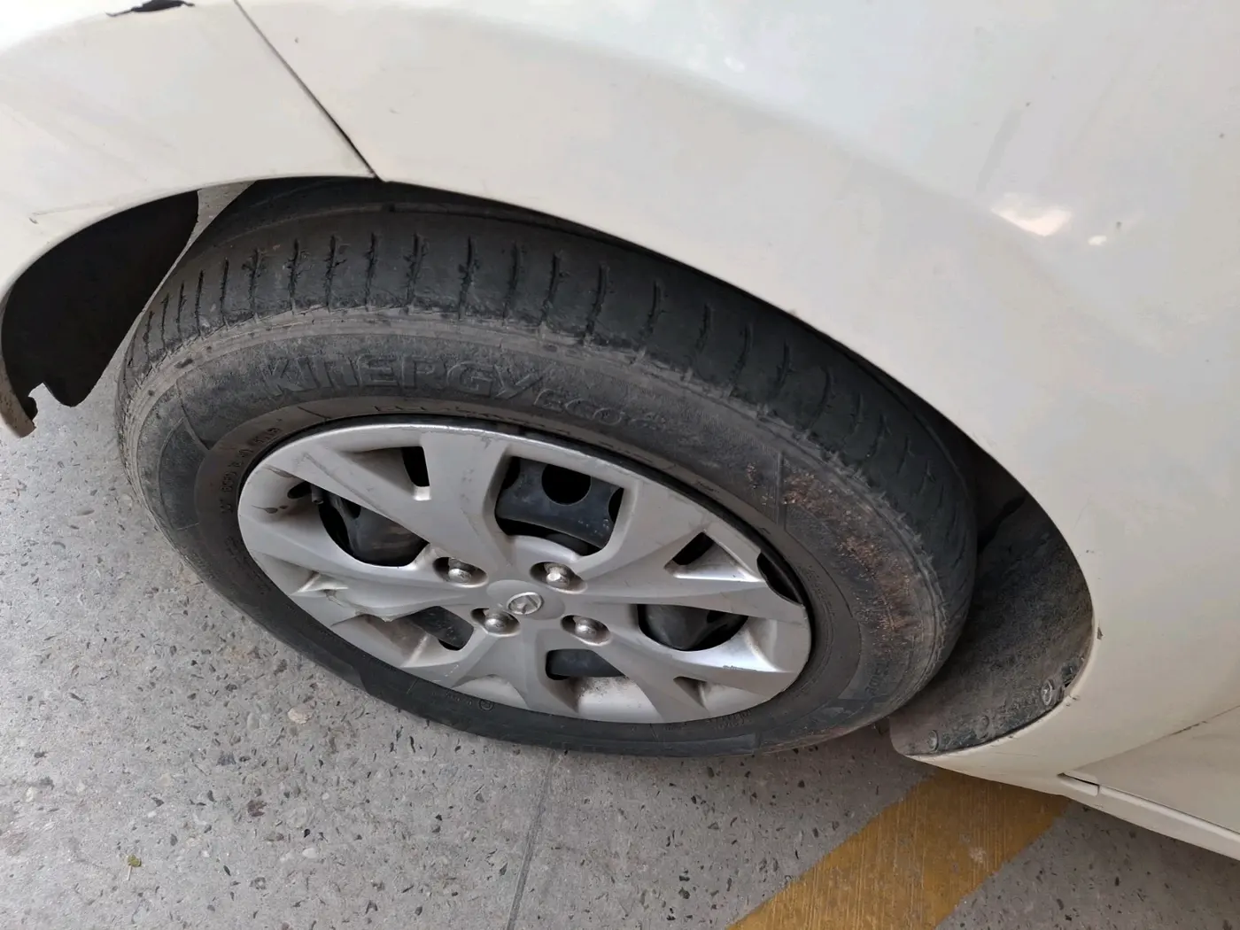 2016 Hyundai Grand i10 MAGNA AT 1.2 KAPPA VTVT, Petrol, Automatic, 39,393 km, tyre