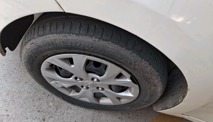 2016 Hyundai Grand i10 MAGNA AT 1.2 KAPPA VTVT, Petrol, Automatic, 39,393 km, tyre
