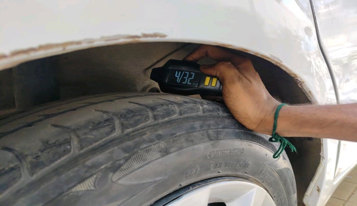 2015 Maruti Celerio VXI, CNG, Manual, 1,38,870 km, tyre