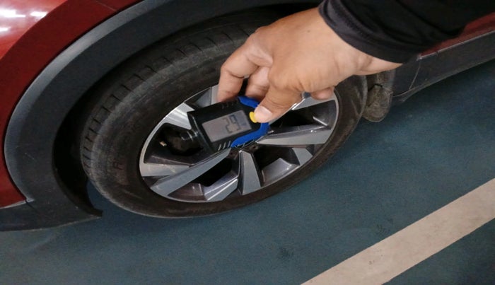 2023 Volkswagen TAIGUN TOPLINE 1.0 TSI MT, Petrol, Manual, 1,81,626 km, tyre