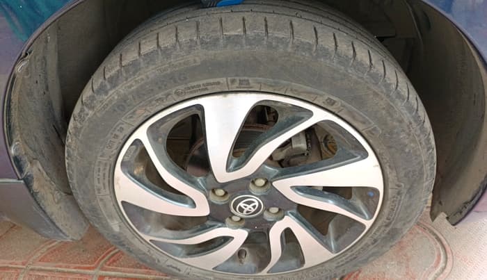 2019 Toyota Glanza V, Petrol, Manual, 50,407 km, tyre