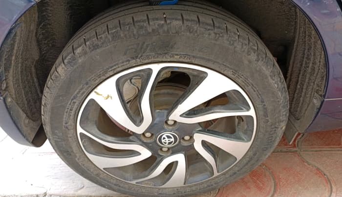 2019 Toyota Glanza V, Petrol, Manual, 50,407 km, tyre