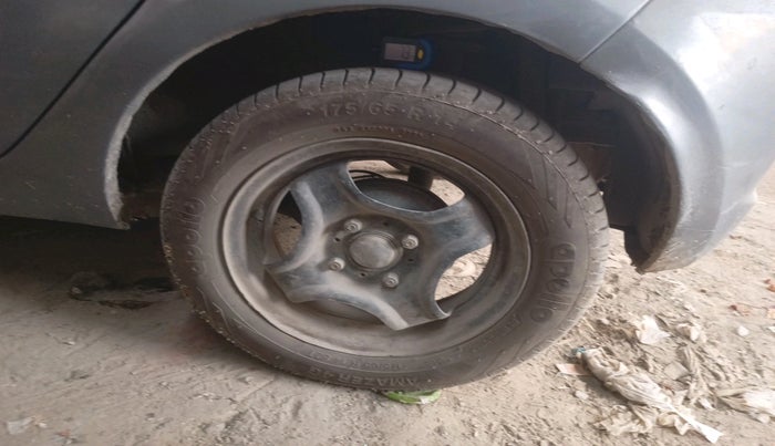 2019 Tata Tiago XZ PETROL, Petrol, Manual, 69,728 km, tyre