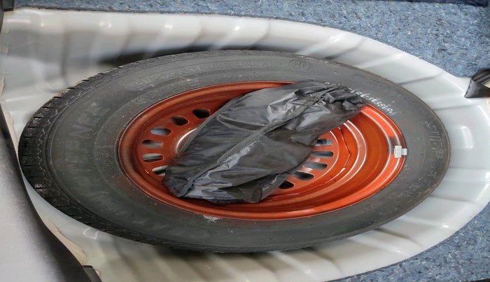 2023 Nissan MAGNITE XV MT, Petrol, Manual, 8,674 km, tyre