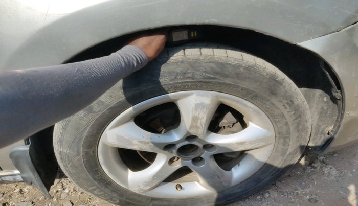 2014 Skoda Rapid AMBITION 1.6 TDI CR MT PLUS, Diesel, Manual, 1,20,000 km, tyre