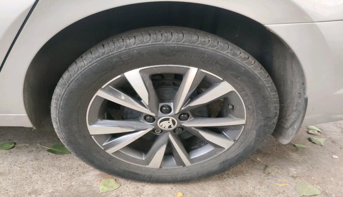 2022 Skoda SLAVIA STYLE 1.5L TSI DSG, Petrol, Automatic, 53,089 km, tyre