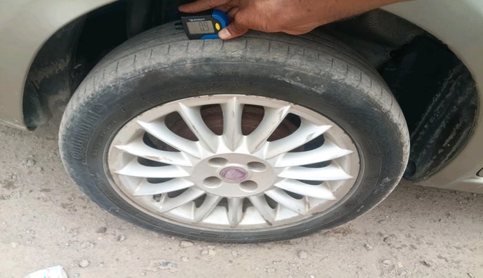 2012 Fiat Linea EMOTION 1.3, Diesel, Manual, 1,50,000 km, tyre