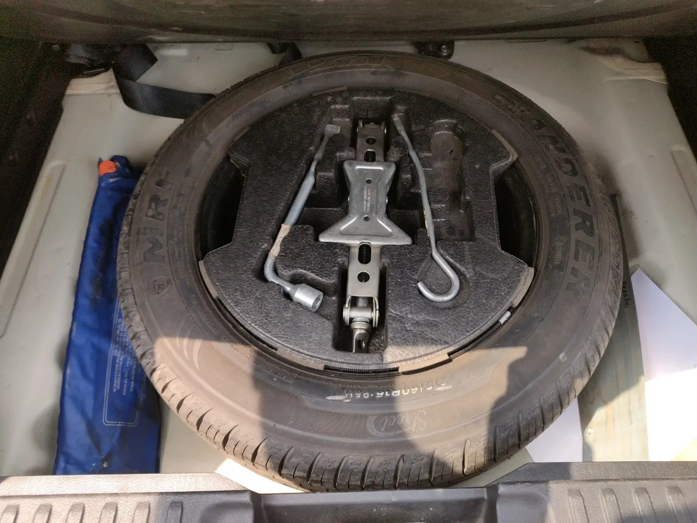2018 Maruti Vitara Brezza ZDI PLUS AT DUAL TONE, Diesel, Automatic, 94,060 km, tyre