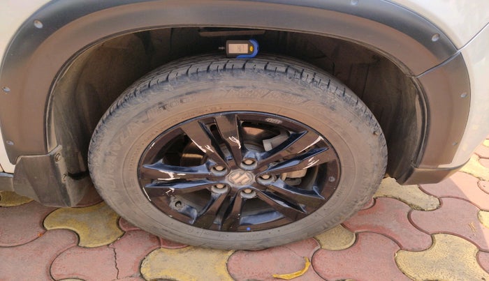 2018 Maruti Vitara Brezza ZDI PLUS AT DUAL TONE, Diesel, Automatic, 94,060 km, tyre