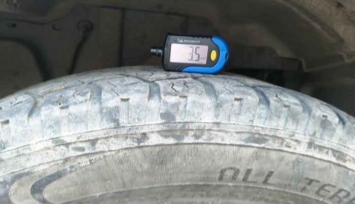 2011 Tata Safari 4X2 VX DICOR, Diesel, Manual, 1,20,484 km, tyre