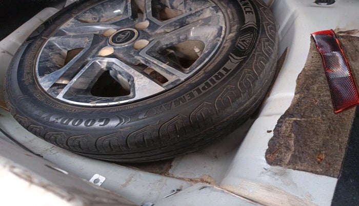 2022 Tata Tiago XZA PLUS PETROL, Petrol, Automatic, 75,014 km, tyre